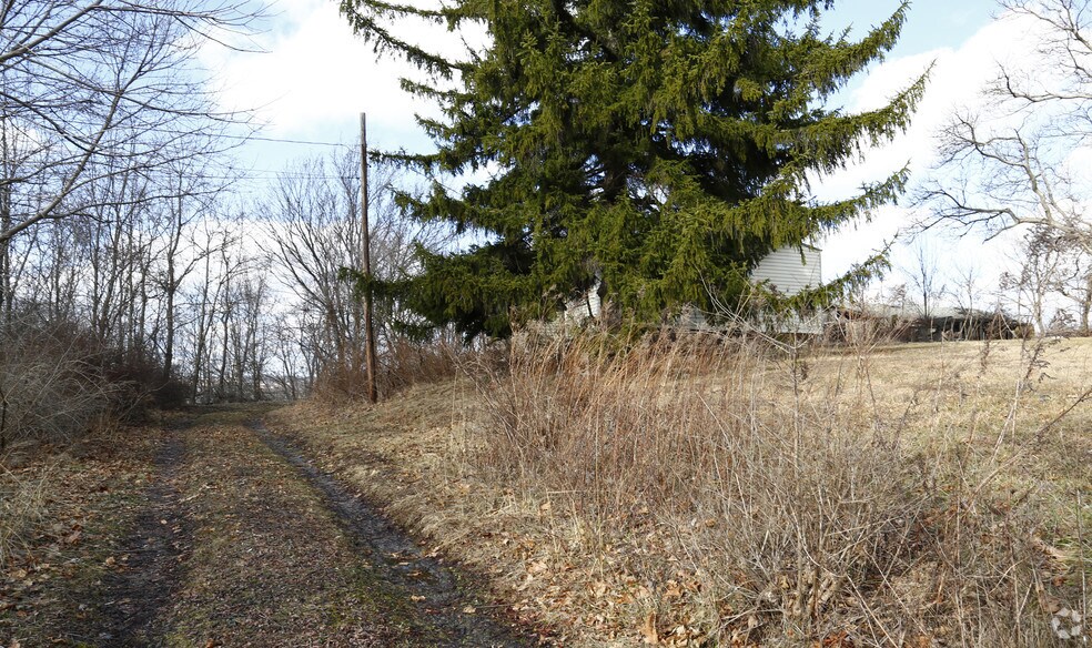 170 Hookstown Grade Rd, Coraopolis, PA à vendre - Photo de l’immeuble – Image 3 sur 5