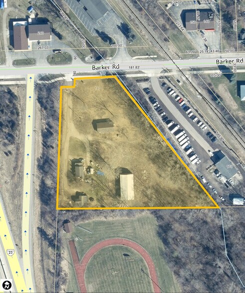 193 Barker Rd, Whitmore Lake, MI à vendre - Photo de l’immeuble – Image 3 sur 3