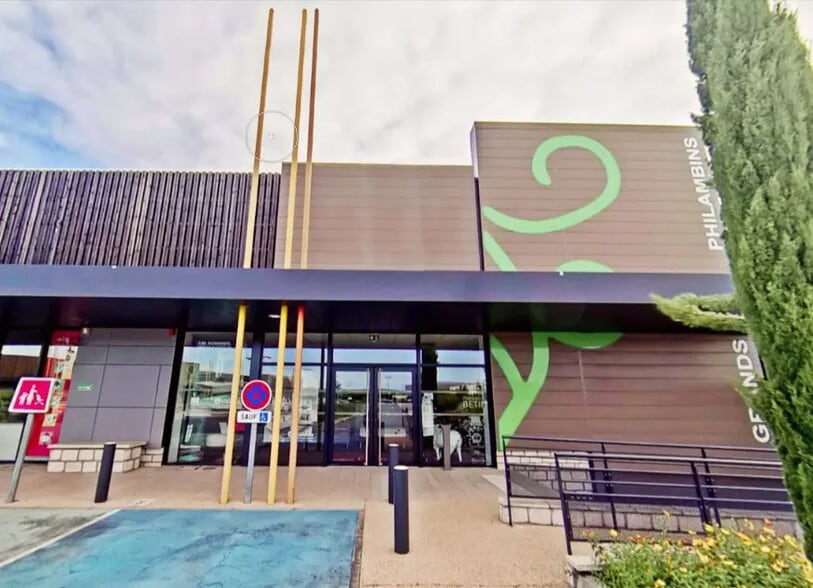 Local commercial dans Chasseneuil-du-Poitou à louer - Photo de l’immeuble – Image 3 sur 4