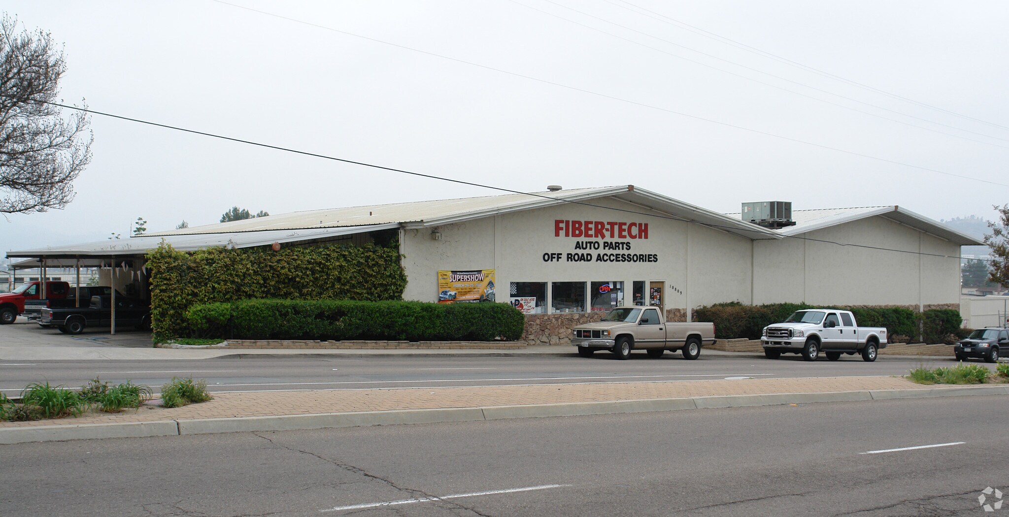 10809 Prospect Ave, Santee, CA à louer Photo principale– Image 1 sur 16