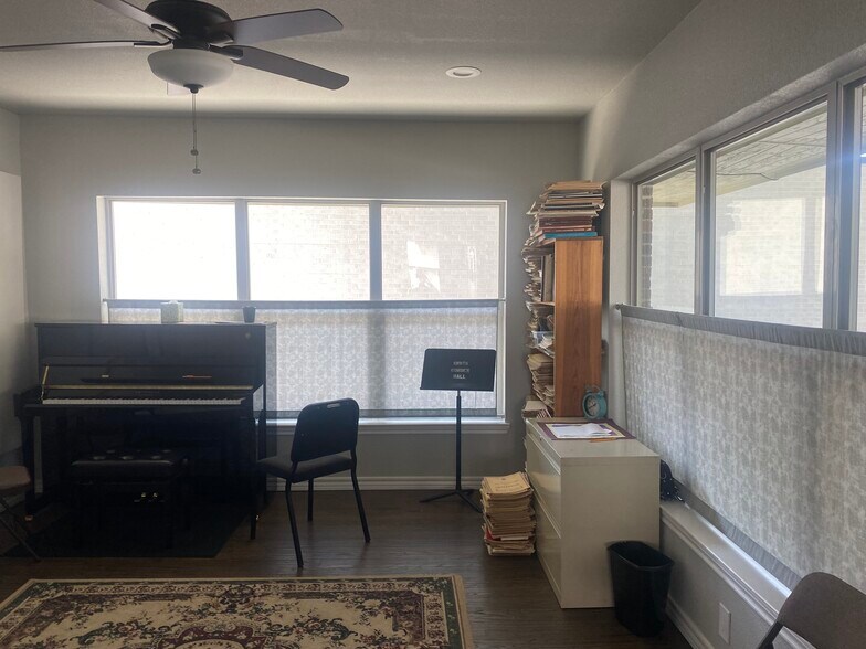 2816 Hemphill St, Fort Worth, TX à vendre - Photo de l’immeuble – Image 3 sur 6