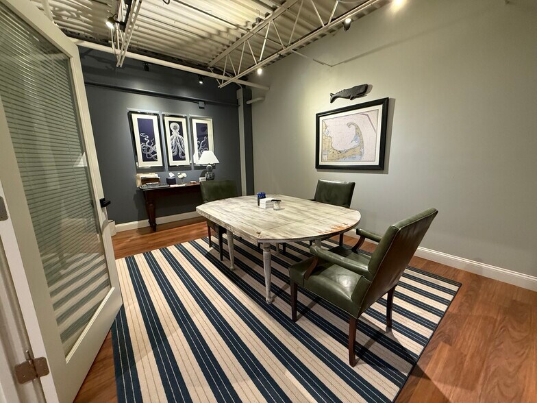 540 Main St, Hyannis, MA à vendre - Photo de l’immeuble – Image 2 sur 8