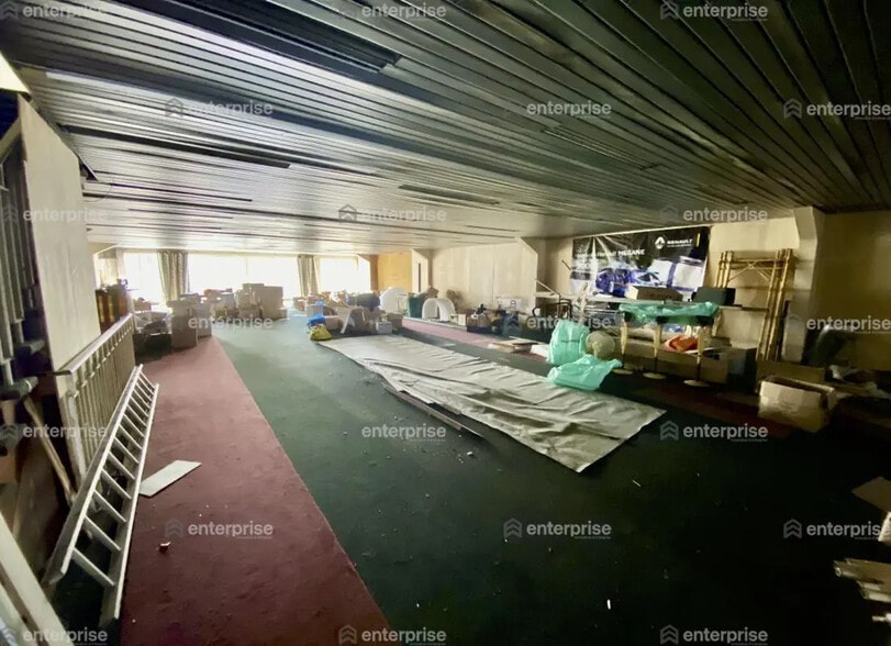 Local commercial dans Saint-Quentin à vendre - Photo intérieure – Image 2 sur 3