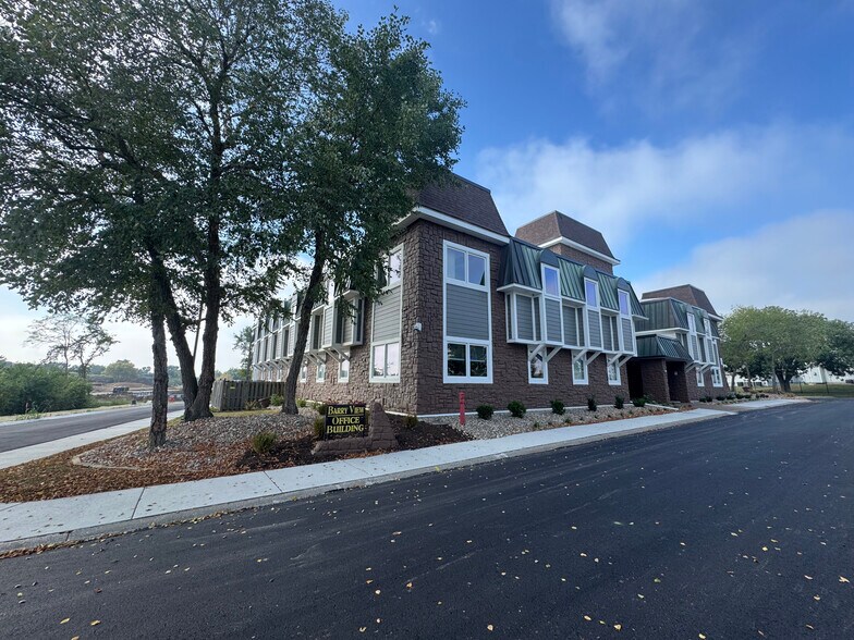 7211 NW 83rd St, Kansas City, MO à vendre - Photo principale – Image 1 sur 8