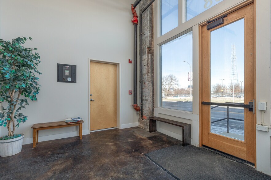 1808 Chouteau Ave, Saint Louis, MO à louer - Photo de l’immeuble – Image 2 sur 9