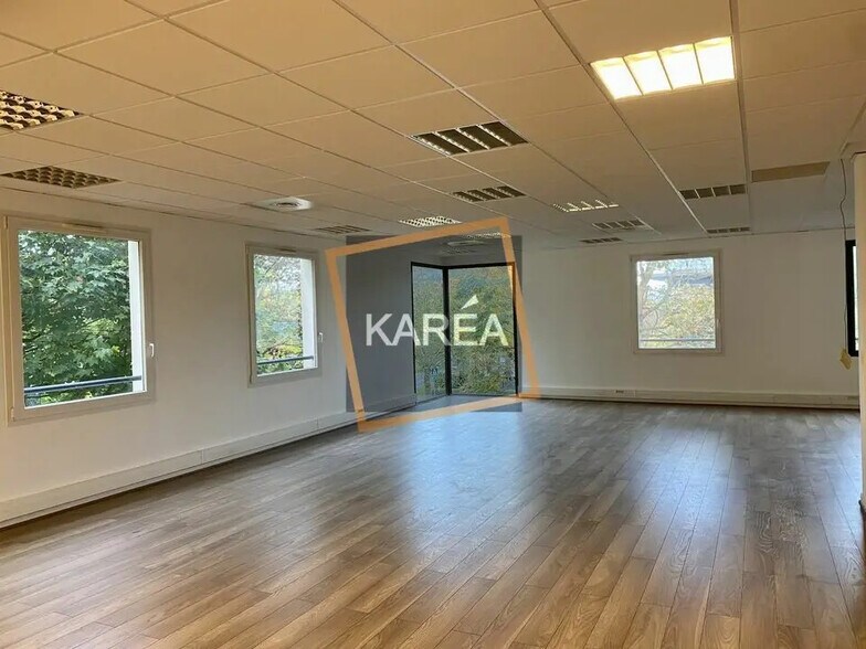 Bureau dans Montévrain à louer - Photo de l’immeuble – Image 1 sur 5