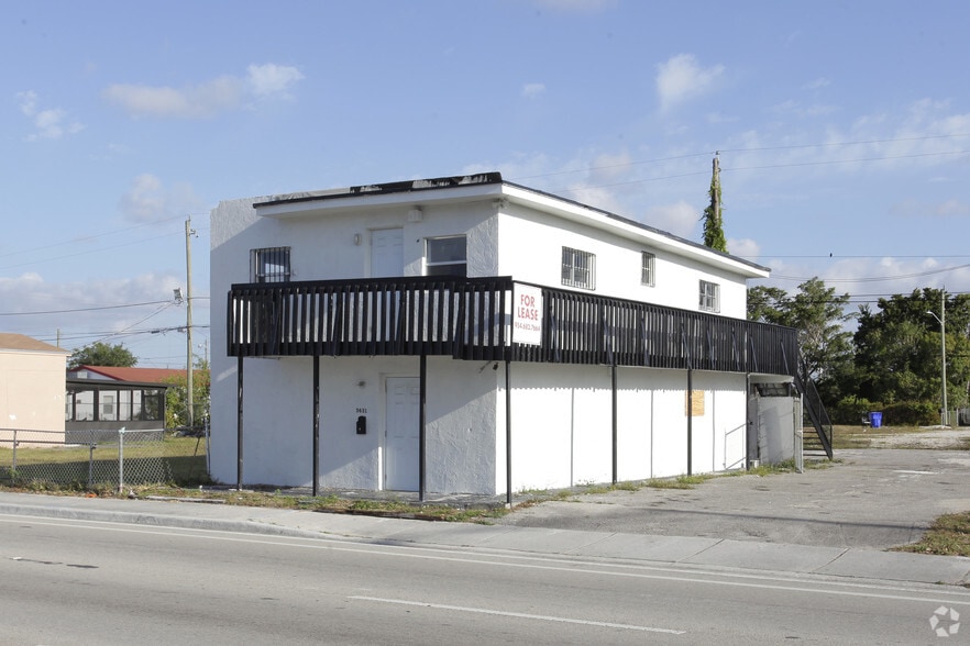 5631 Pembroke Rd, Hollywood, FL à vendre - Photo de l’immeuble – Image 2 sur 5