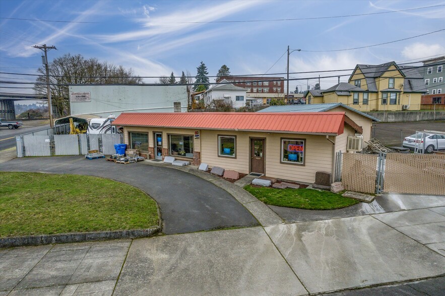 101 Academy St, Kelso, WA à vendre - Photo principale – Image 1 sur 33