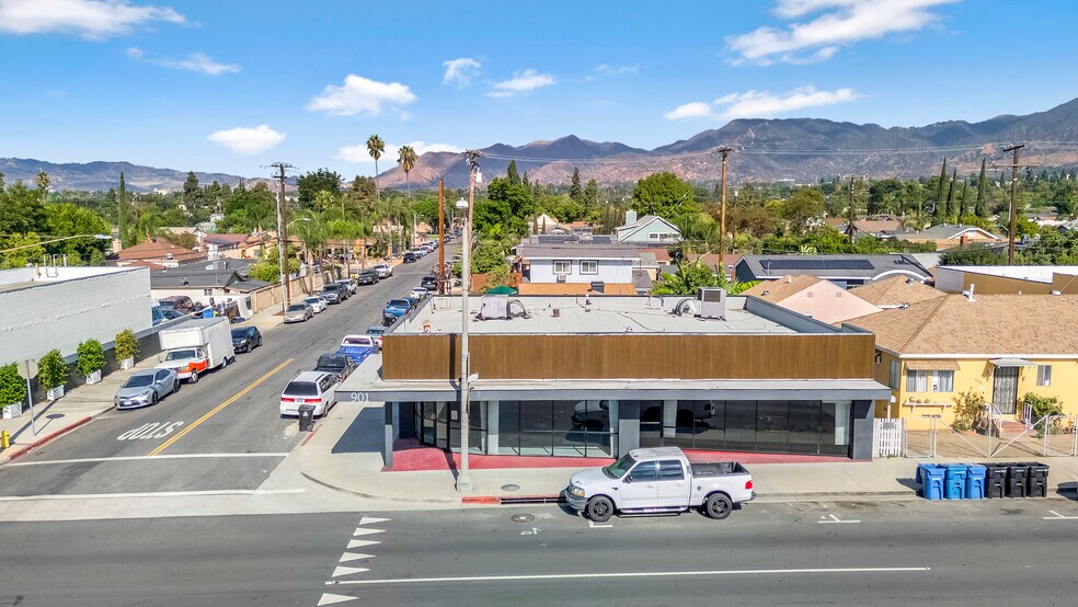 901 N Maclay Ave, San Fernando, CA à vendre - Photo de l’immeuble – Image 3 sur 24