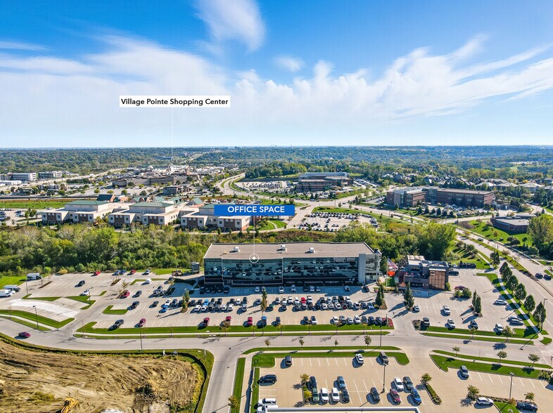 331 Village Pointe Plz, Omaha, NE à louer - Photo de l’immeuble – Image 2 sur 12