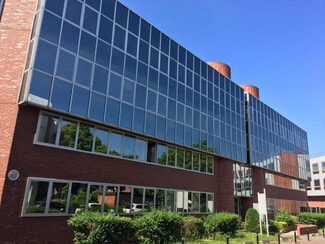 Plus de détails pour 60 Route De Sartrouville, Le Pecq - Bureau à louer