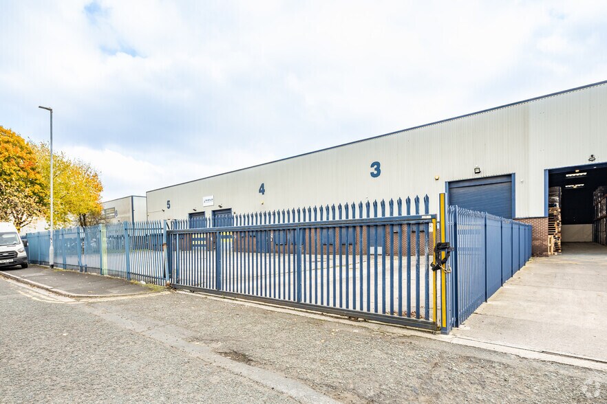 Parkway Trading Estate, Longbridge Rd, Manchester à louer - Photo de l’immeuble – Image 3 sur 6