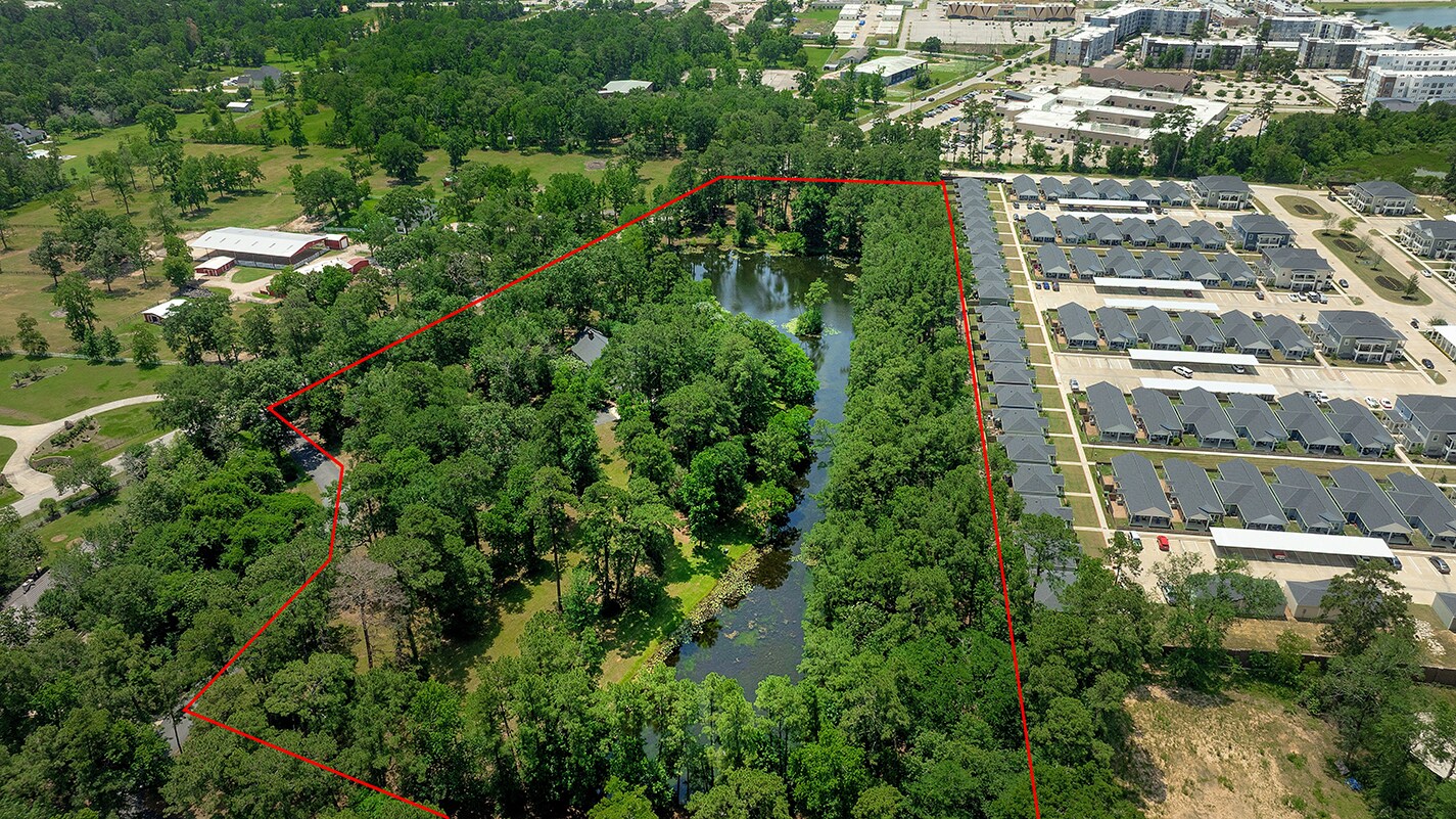 15598 Bedford Ln, Conroe, TX à vendre Photo principale– Image 1 sur 10