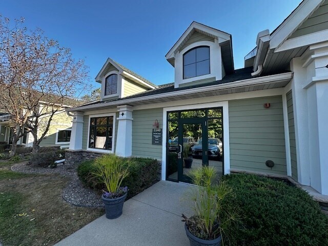 11140 Zealand Ave N, Champlin, MN à louer - Photo de l’immeuble – Image 1 sur 5