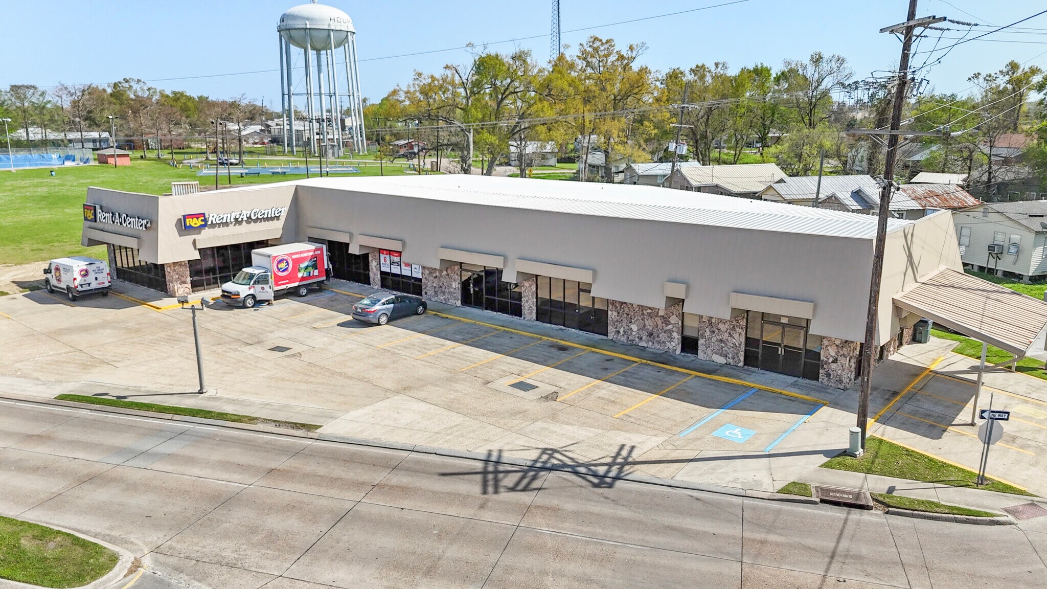 421 W Tunnel Blvd, Houma, LA à vendre Photo de l’immeuble– Image 1 sur 15