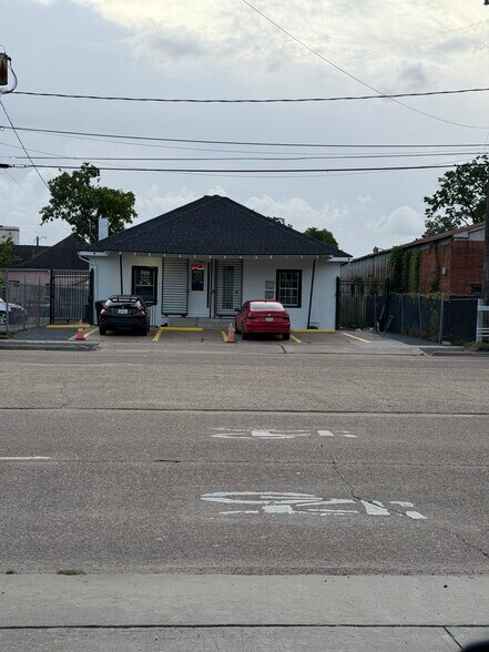 304 S Lockwood Dr, Houston, TX à louer - Photo de l’immeuble – Image 2 sur 33