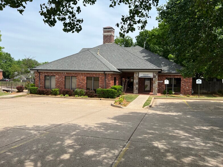 7901 S Sheridan Rd, Tulsa, OK à louer - Photo de l’immeuble – Image 2 sur 11