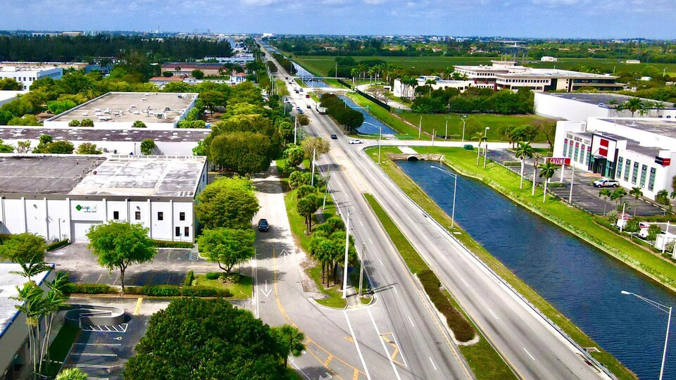 8880-8888 NW 24th Ter, Doral, FL à vendre Photo de l’immeuble– Image 1 sur 2