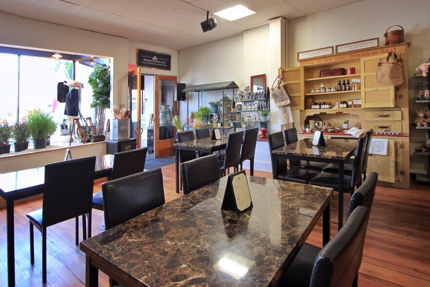 1406-1408 Walnut St, Dallas Center, IA à vendre - Photo de l’immeuble – Image 3 sur 31