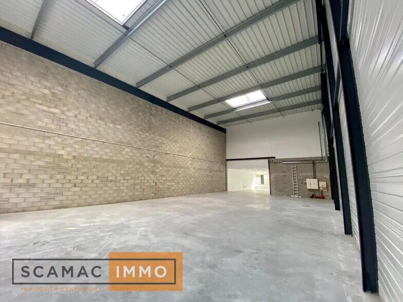 Local d'activités dans Bondoufle à vendre - Photo de l’immeuble – Image 2 sur 7