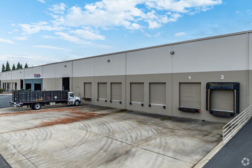 2750 Mercantile Dr, Rancho Cordova, CA à louer - Photo de l’immeuble – Image 2 sur 3