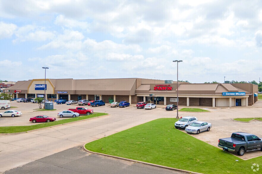 149-155 12th Ave, Norman, OK à louer - Photo de l’immeuble – Image 3 sur 4