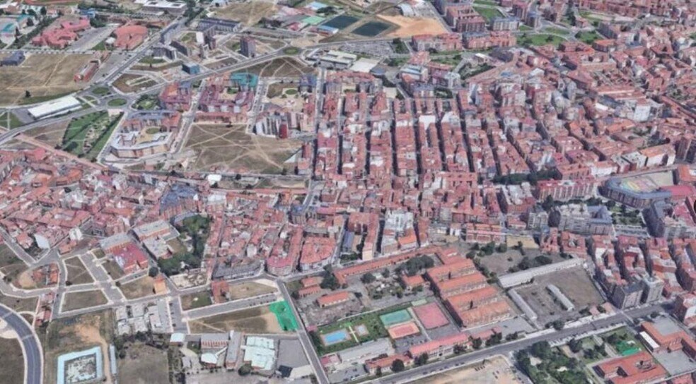Leon, Eras de, 24008, León, León à vendre - Photo principale – Image 2 sur 3