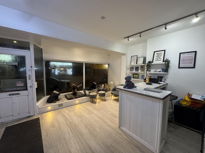 9 Station Way, Sutton à louer - Photo de l’immeuble – Image 3 sur 11
