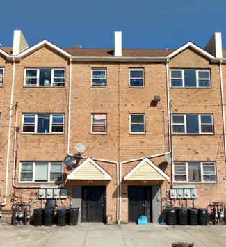 Plus de détails pour 228 Beach 32nd St, Far Rockaway, NY - Logement à vendre