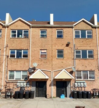 Plus de détails pour 228 Beach 32nd St, Far Rockaway, NY - Logement à vendre