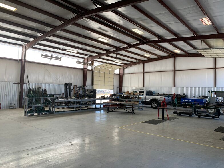 1911 E County Road 140, Midland, TX à louer - Photo intérieure – Image 3 sur 13