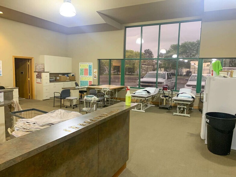 902 Industrial Dr, Tecumseh, MI à vendre - Photo intérieure – Image 2 sur 6