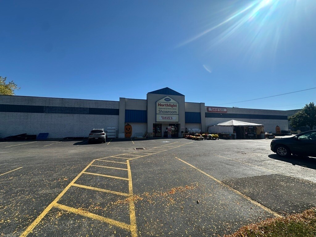 2331-2335 Union Rd- 33,280+/ SF 72,492SF portefeuille de 2 biens à vendre sur LoopNet.fr Photo principale– Image 1 sur 2