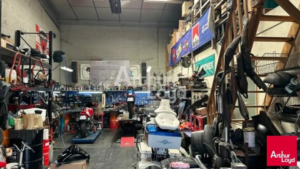 Local d’activités dans Blois à louer - Photo de l’immeuble – Image 3 sur 3