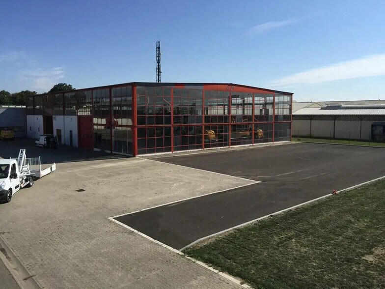 Local d’activités dans Fegersheim à louer - Photo de l’immeuble – Image 1 sur 5