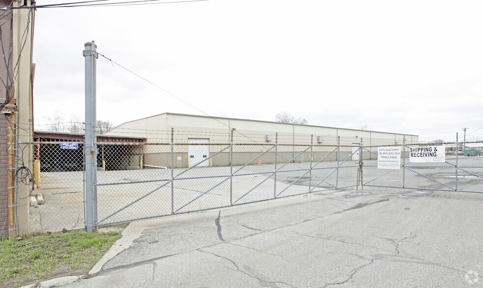 1350 Jarvis St, Ferndale, MI à louer - Photo de l’immeuble – Image 3 sur 3