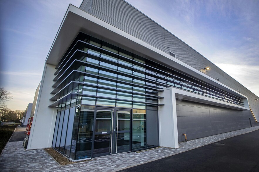 1501 Dadford Rd, Silverstone à louer - Photo de l’immeuble – Image 3 sur 3