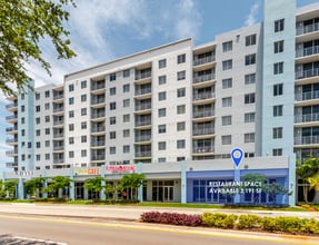 8175 NW 107th Ave, Doral, FL à louer Photo intérieure– Image 2 sur 8