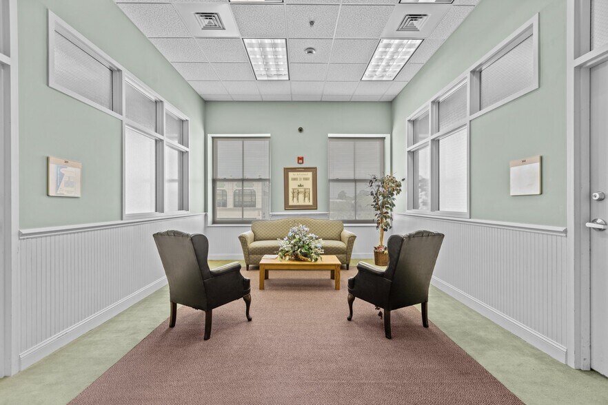 327 N Queen St, Kinston, NC à louer - Photo intérieure – Image 2 sur 31