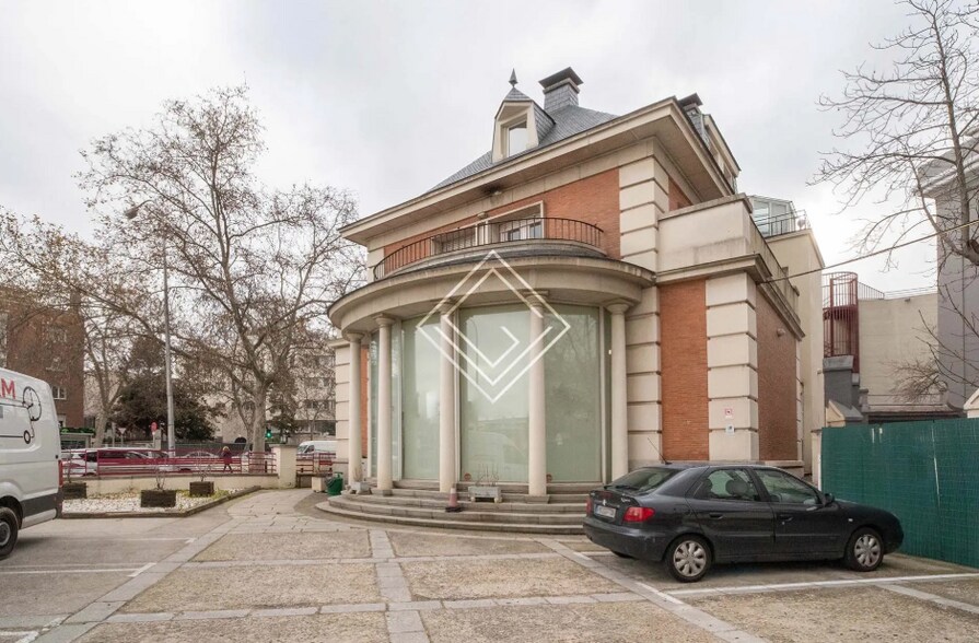 Bureau dans Madrid, Madrid à louer - Photo de l’immeuble – Image 2 sur 18