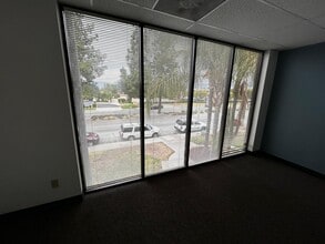 1420 E Cooley Dr, Colton, CA à louer Photo intérieure– Image 2 sur 4