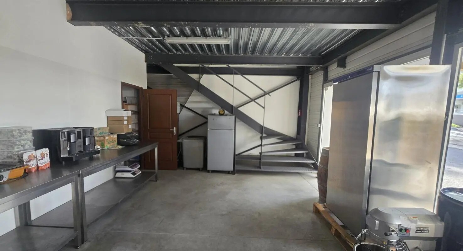 Local d’activités dans Six-Fours-les-Plages à louer Photo intérieure– Image 1 sur 5