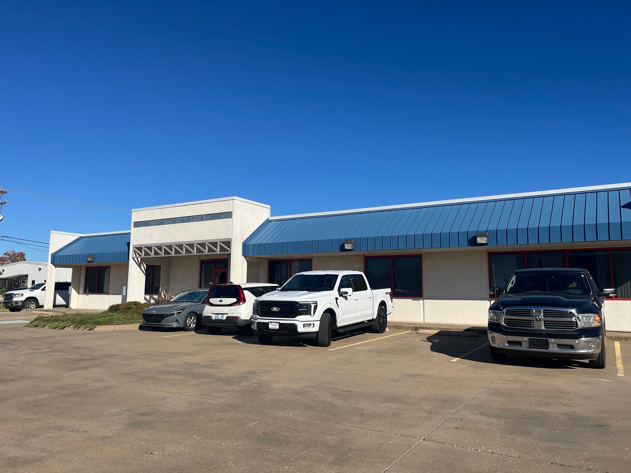 5300 SW 33rd St, Oklahoma City, OK à louer Photo principale– Image 1 sur 11