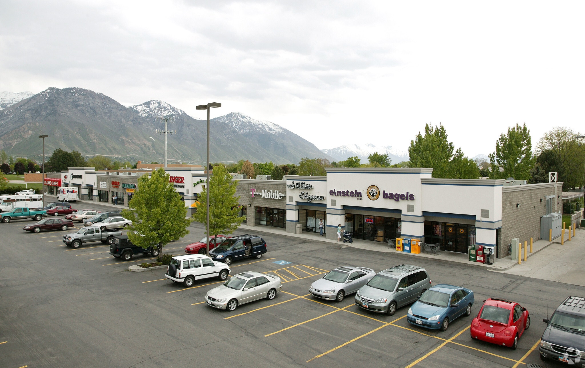 556-592 E University Pky, Orem, UT à louer Photo principale– Image 1 sur 17