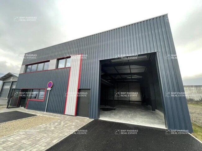 Plus de détails pour Local d'activités à louer