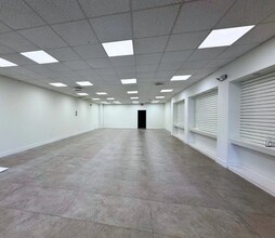 8201 S Dixie Hwy, Miami, FL à louer Photo de l’immeuble– Image 2 sur 5