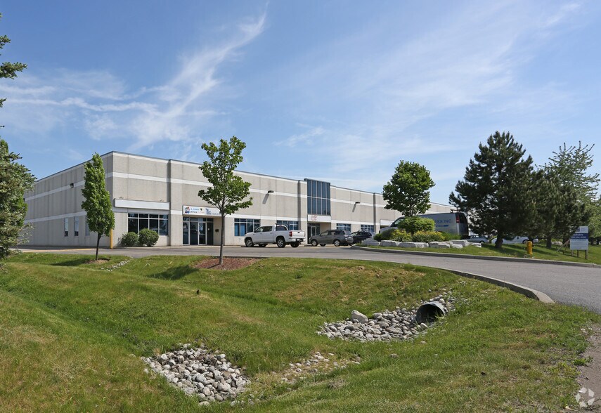 490 Sheldon Dr, Cambridge, ON à louer - Photo principale – Image 2 sur 15