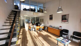 Plus de détails pour Local d'activités à louer