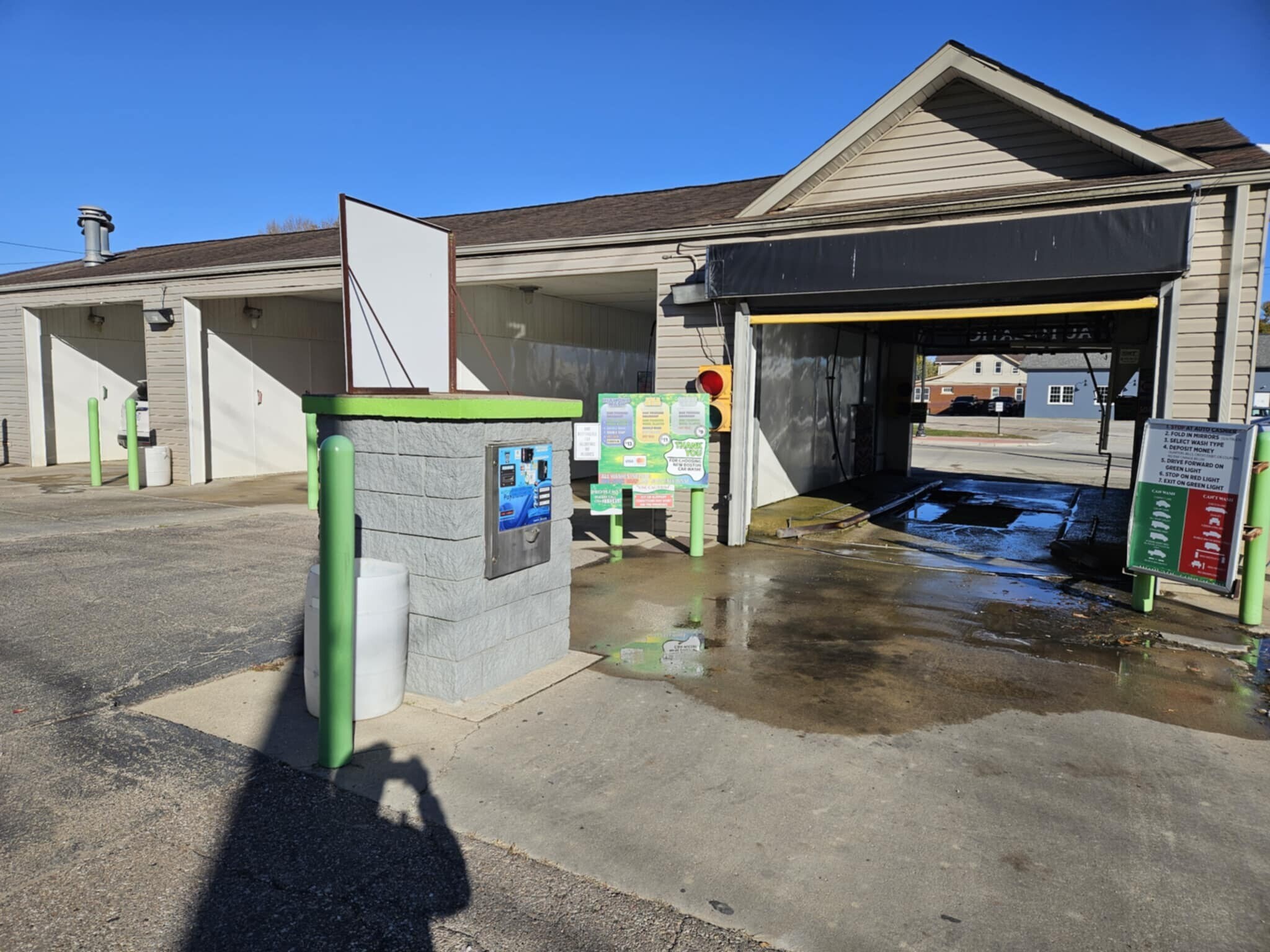 19162 Huron River Dr, New Boston, MI à vendre Photo de l’immeuble– Image 1 sur 24