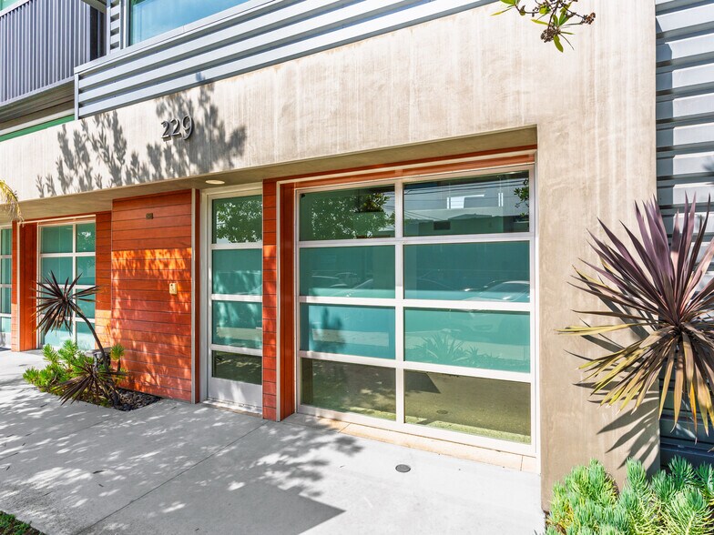 215-237 California St, El Segundo, CA à vendre - Photo de l’immeuble – Image 2 sur 27